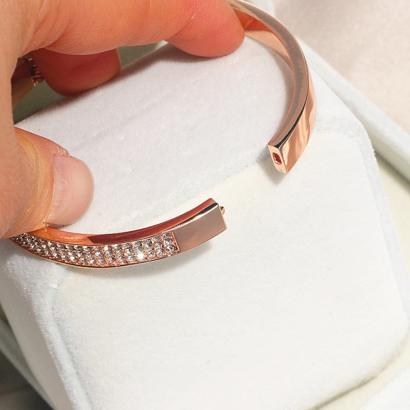 Valenzora | Elegant crystal bracelet