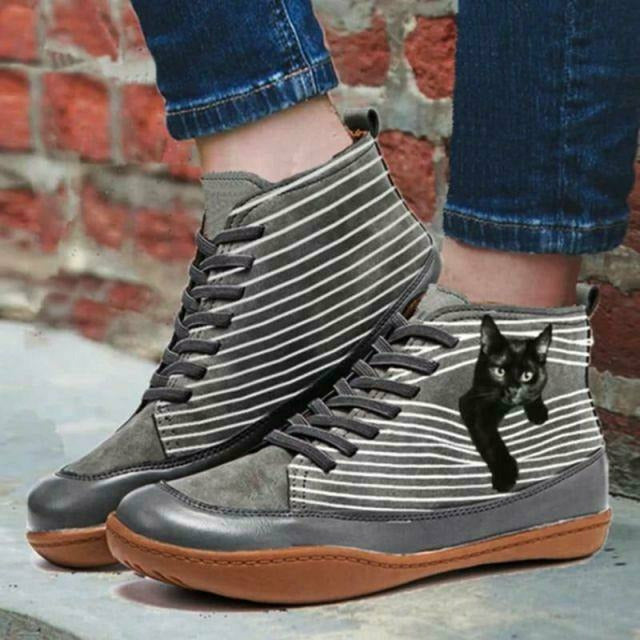 Valenzora | Flache Stiefel mit Katzenmuster
