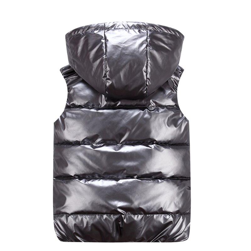 Valenzora Style: Shiny quilted vest for stylish appearances