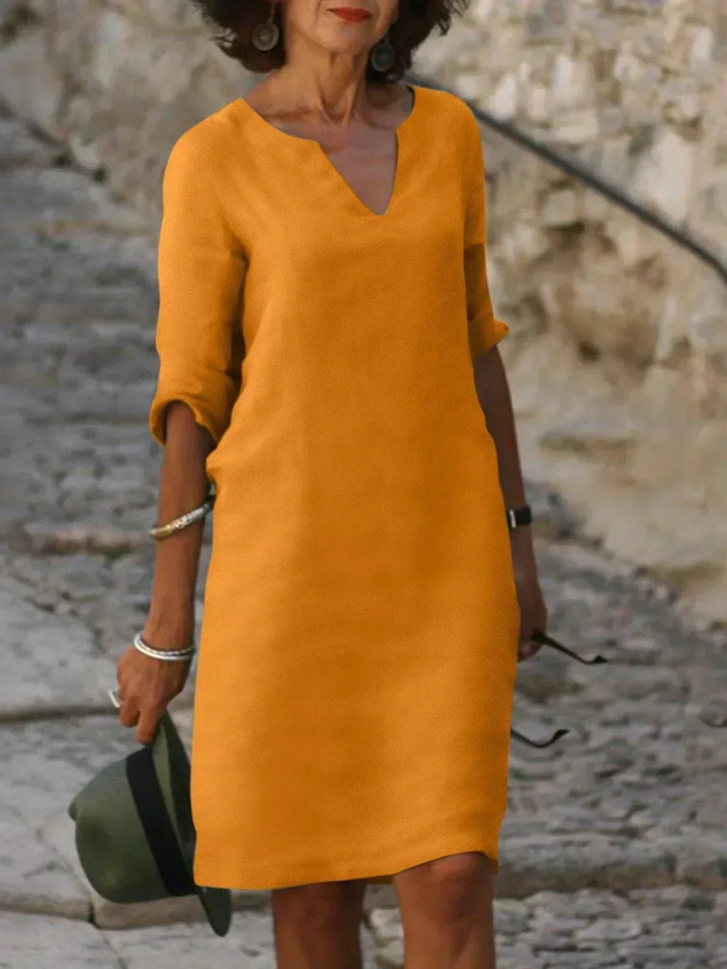 Valenzora | Stylish dress with elegant V-neck