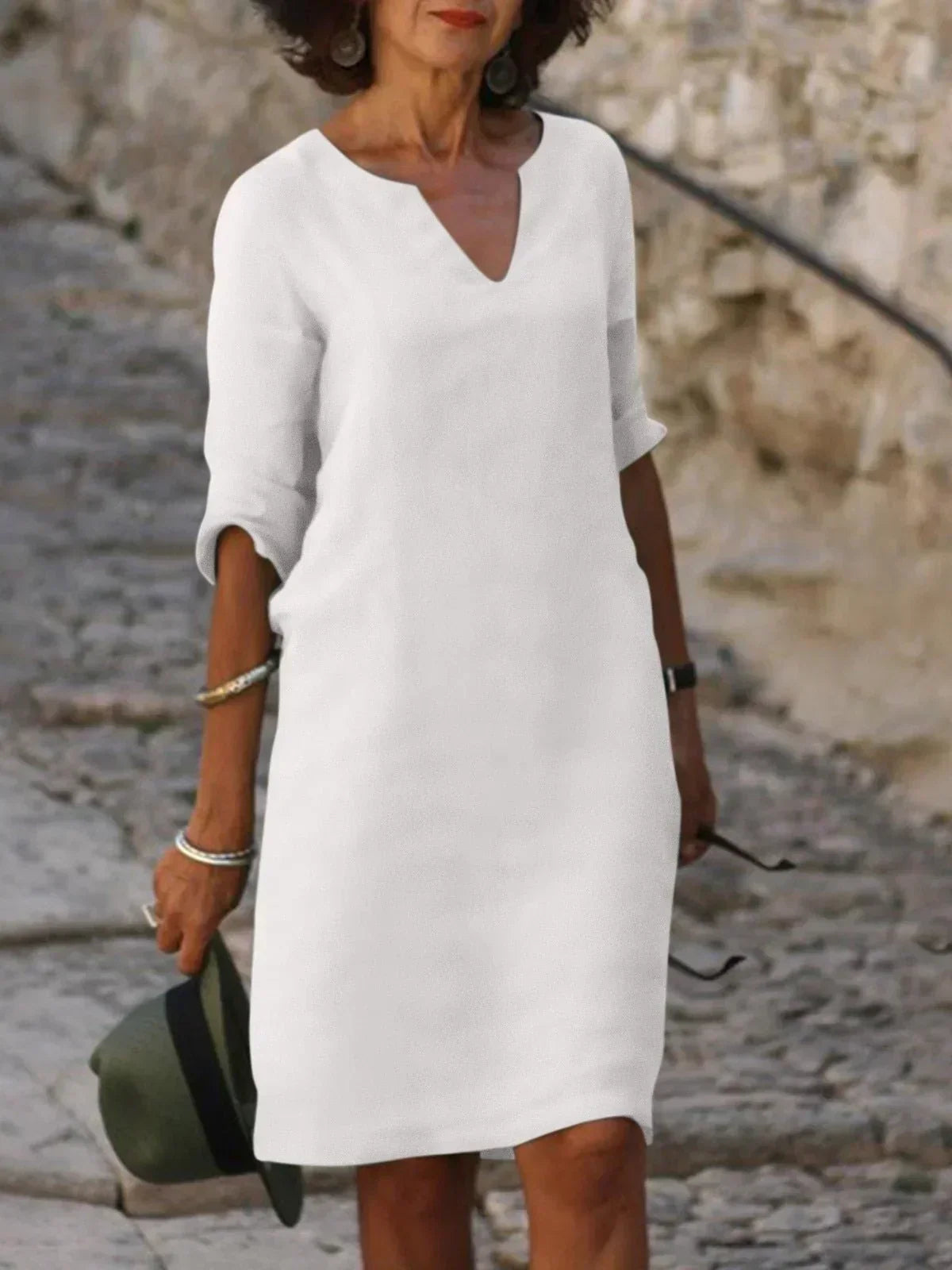 Valenzora | Stylish dress with elegant V-neck