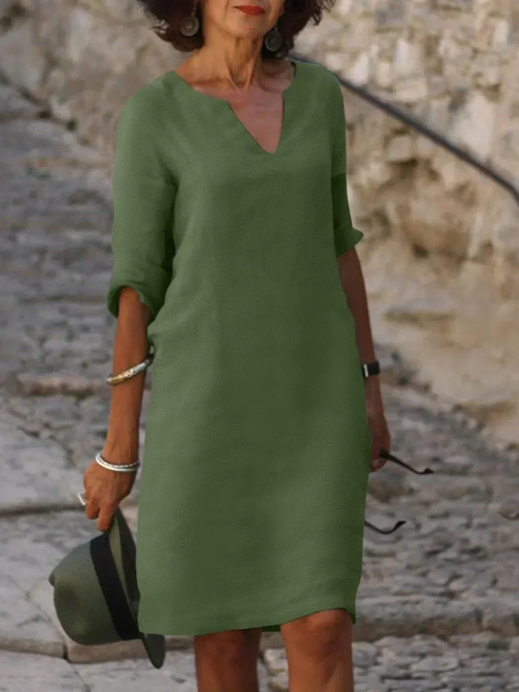 Valenzora | Stylish dress with elegant V-neck