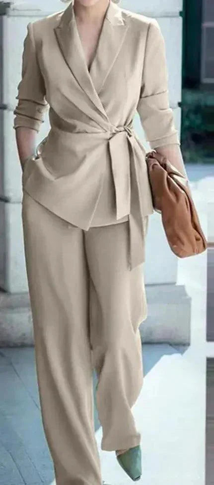 Valenzora | Eleganter Blazer-Hosenanzug mit Reverskragen für Berufstätige