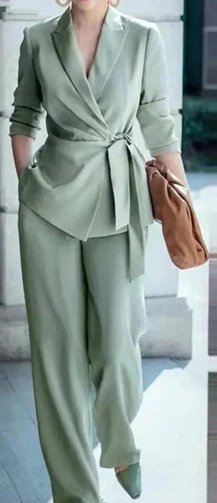 Valenzora | Eleganter Blazer-Hosenanzug mit Reverskragen für Berufstätige