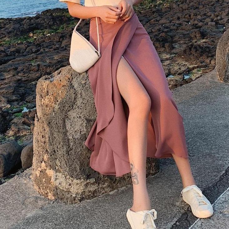 wrap skirt in midi length