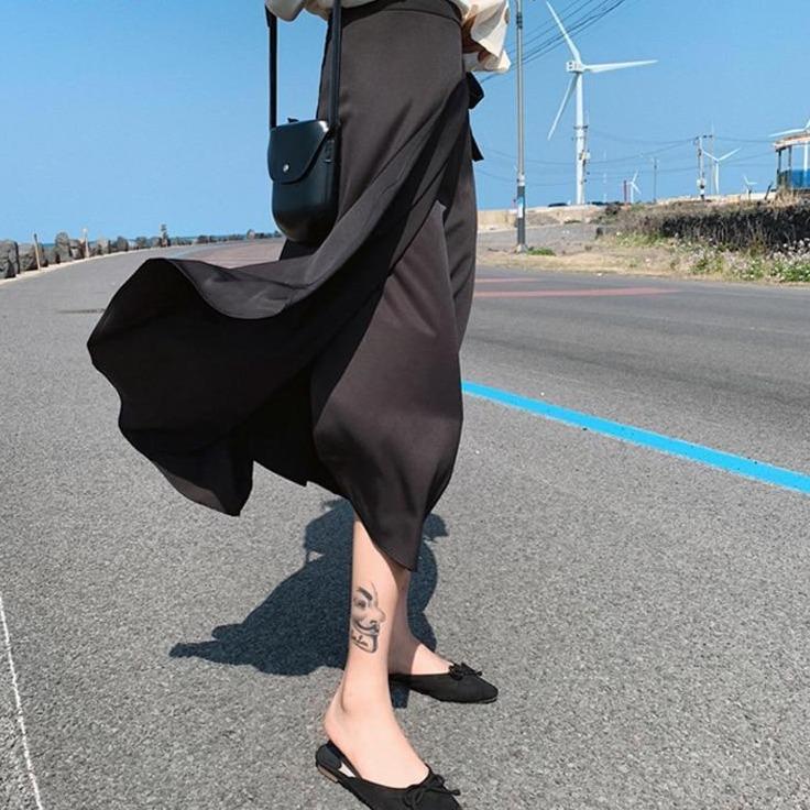 wrap skirt in midi length