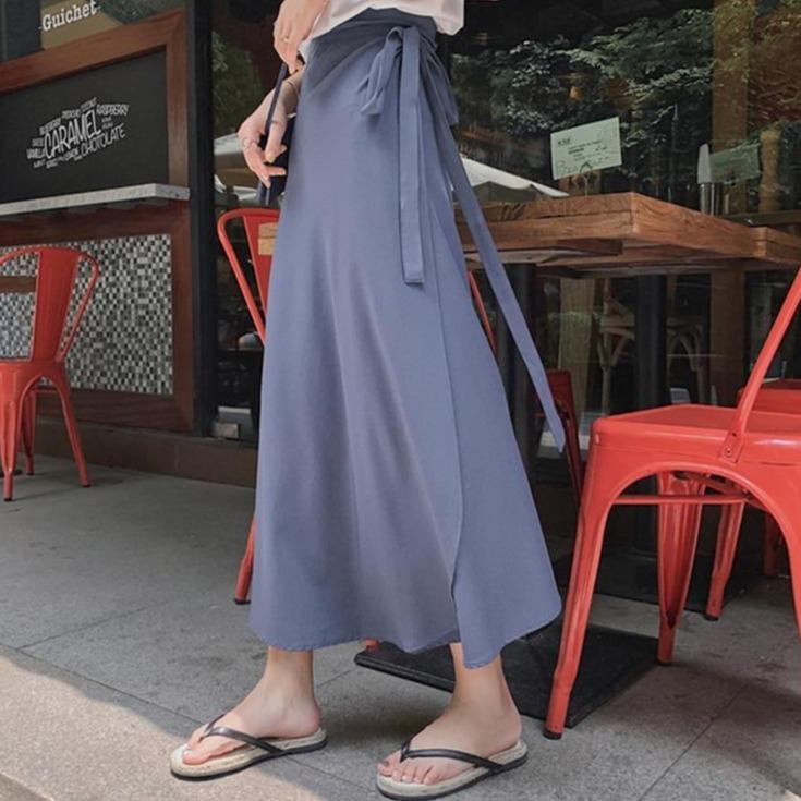 wrap skirt in midi length