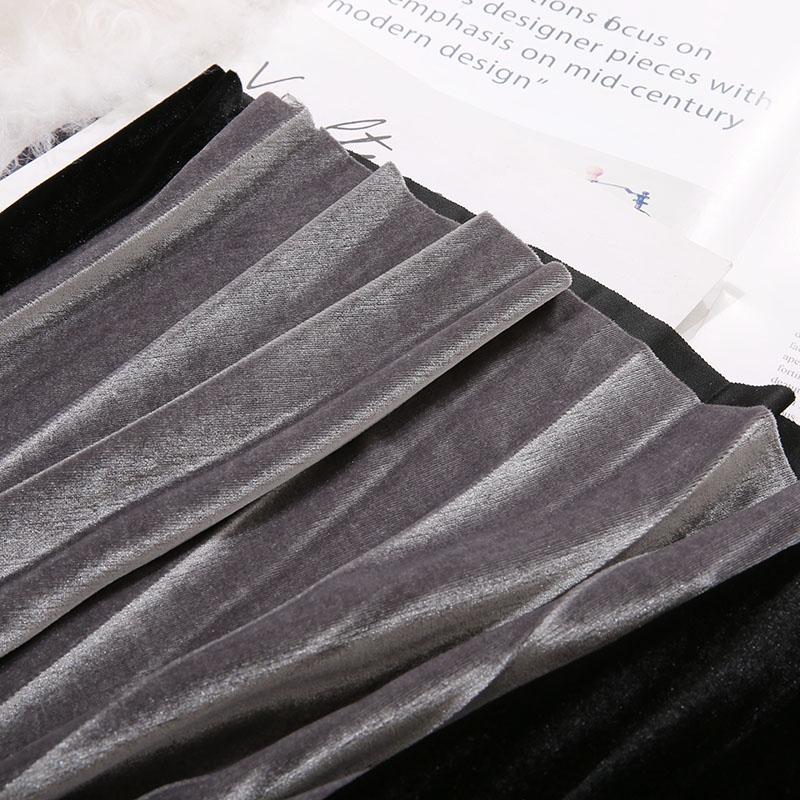 Two-tone pleated skirt