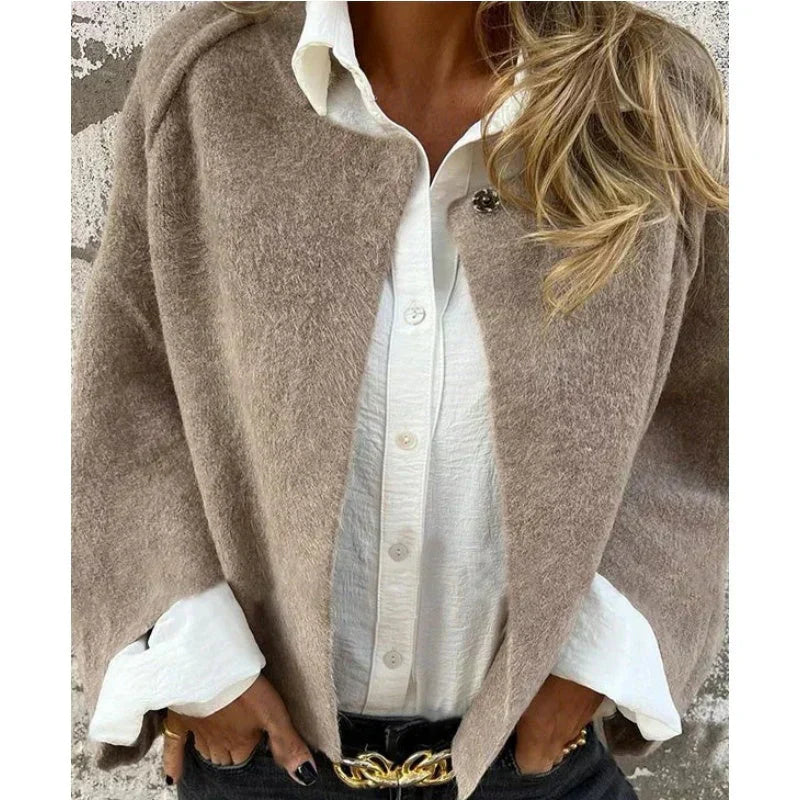 – Stylish mid-length jacket