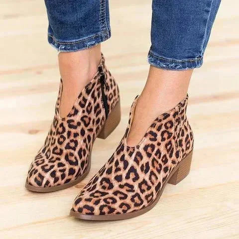 Valenzora | Women's suede ankle boots with low block heel, V-shaped design, zipper
