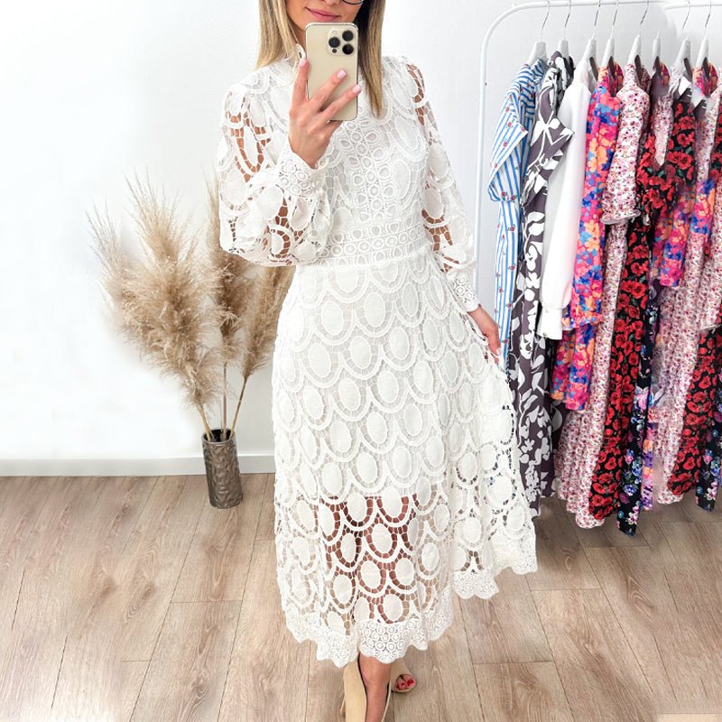 Valenzora | Timeless spring dress with delicate details
