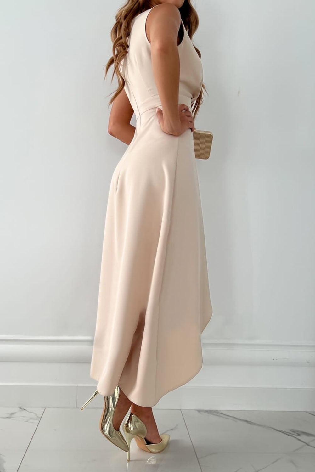 Valenzora | Stylish V-neck midi dress
