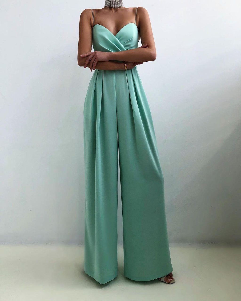 Valenzora | Women's Sleeveless High-Waisted Jumpsuit