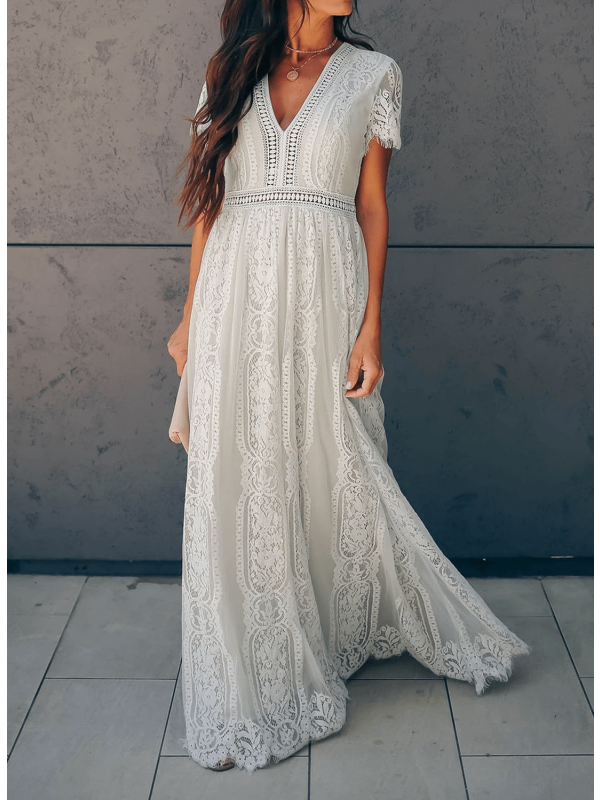 Valenzora | Long lace dress with short sleeves and V-neck