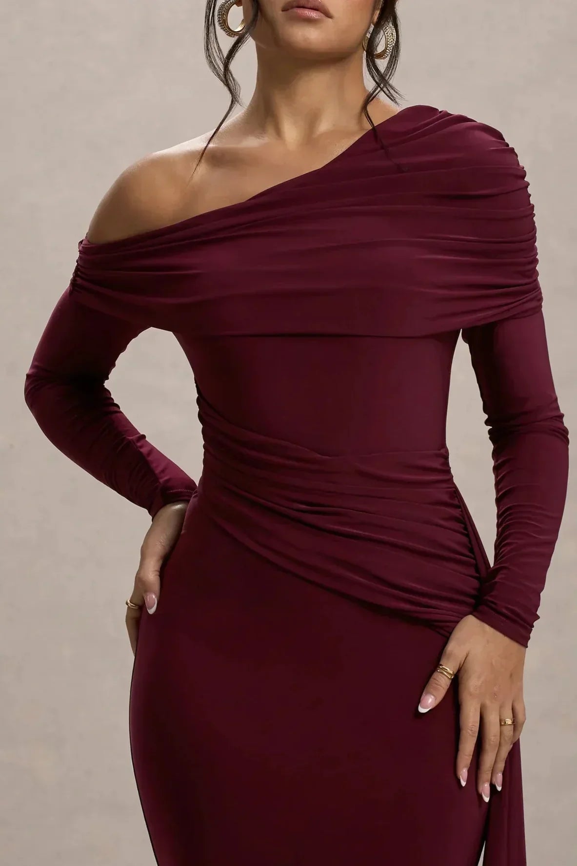Valenzora | Plissiertes Maxikleid mit Schuppenmuster
