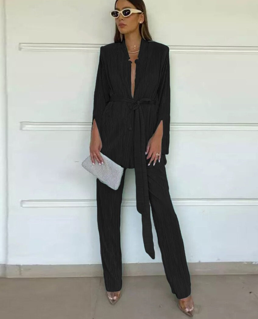 Valenzora Women's Set | Elegant 2-piece women's set with pleated trousers and bodycon blazer