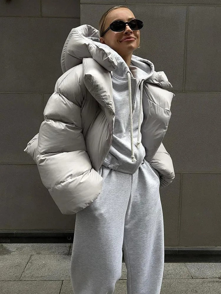 Valenzora | Fashionable short women's jacket with hood and padded cotton lining