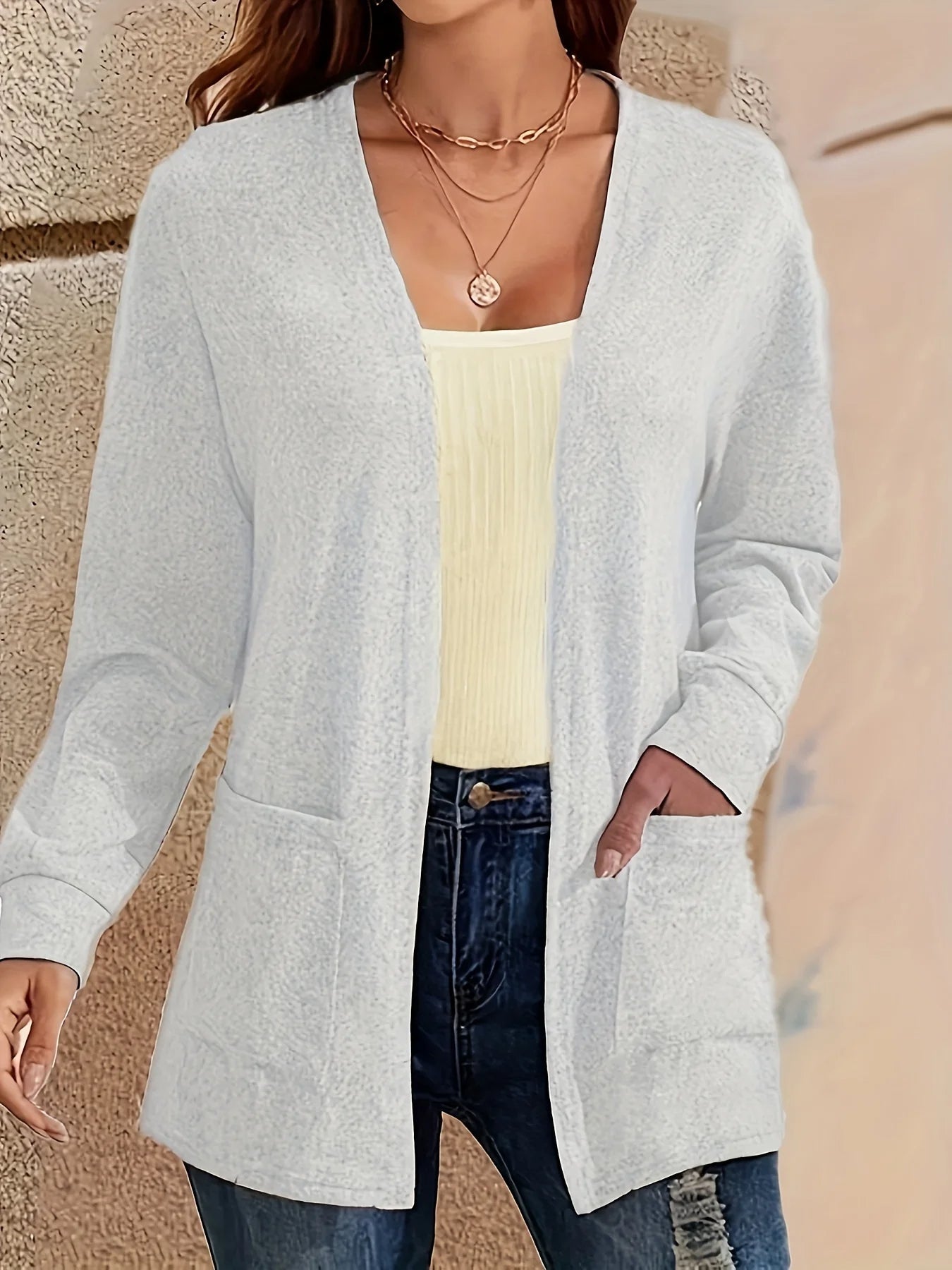 Valenzora | Stylische Strickjacke mit offener Vorderseite & Taschen