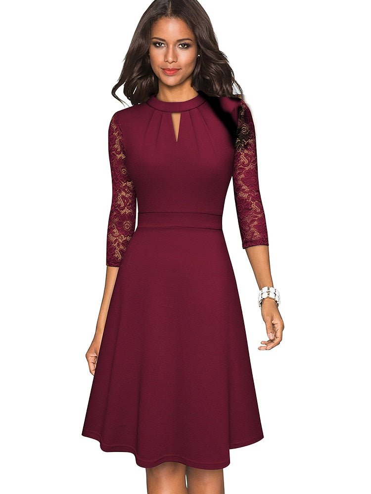 Valenzora Ausgehöhltes Spitzenkleid