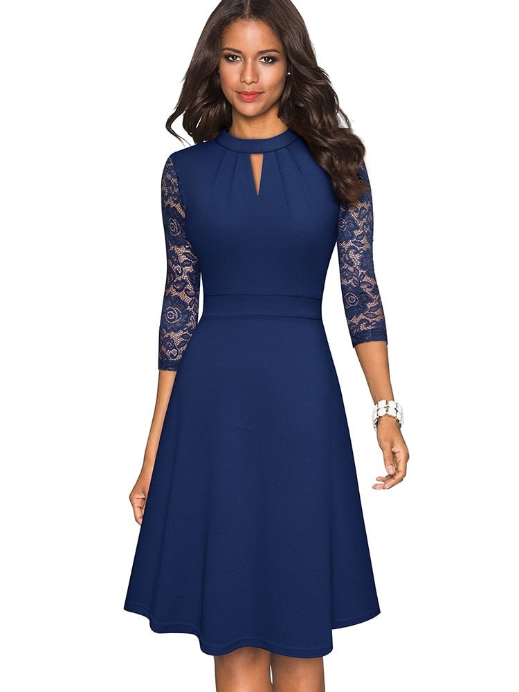 Valenzora Ausgehöhltes Spitzenkleid