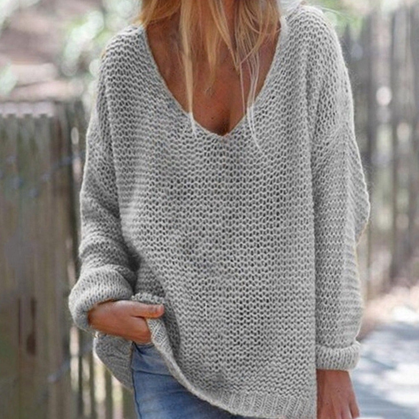 Long-sleeved knit top