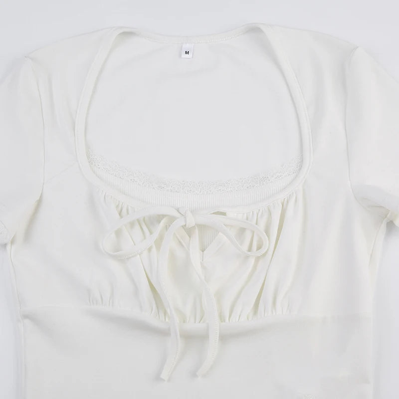 Valenzora | Top with lace trim, square neckline and drawstring