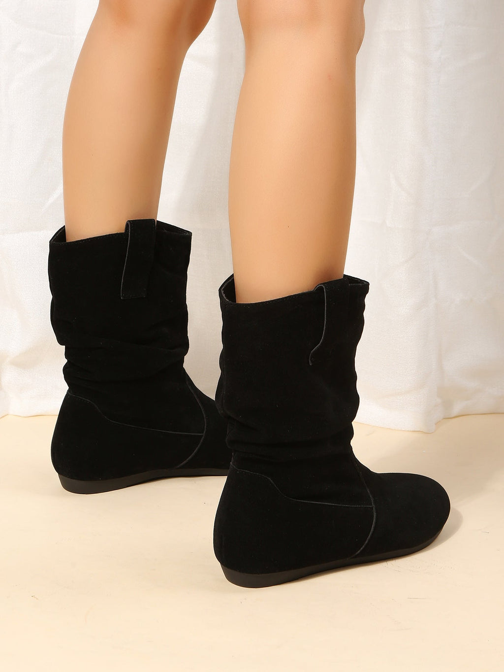 Valenzora | Plush boots with flat soles