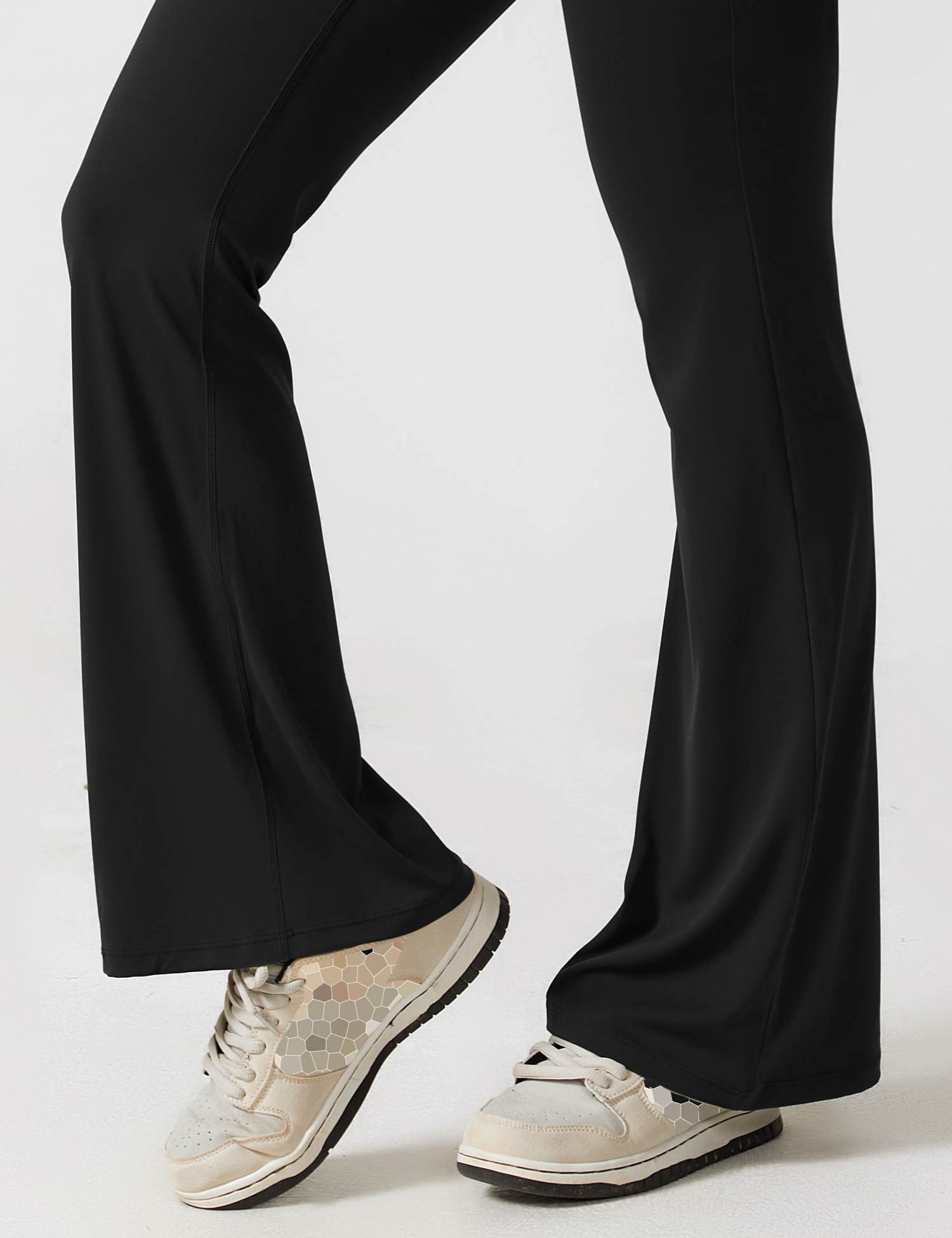 Valenzora | Neck jumpsuit with flared legs | Elegant and figure-hugging design