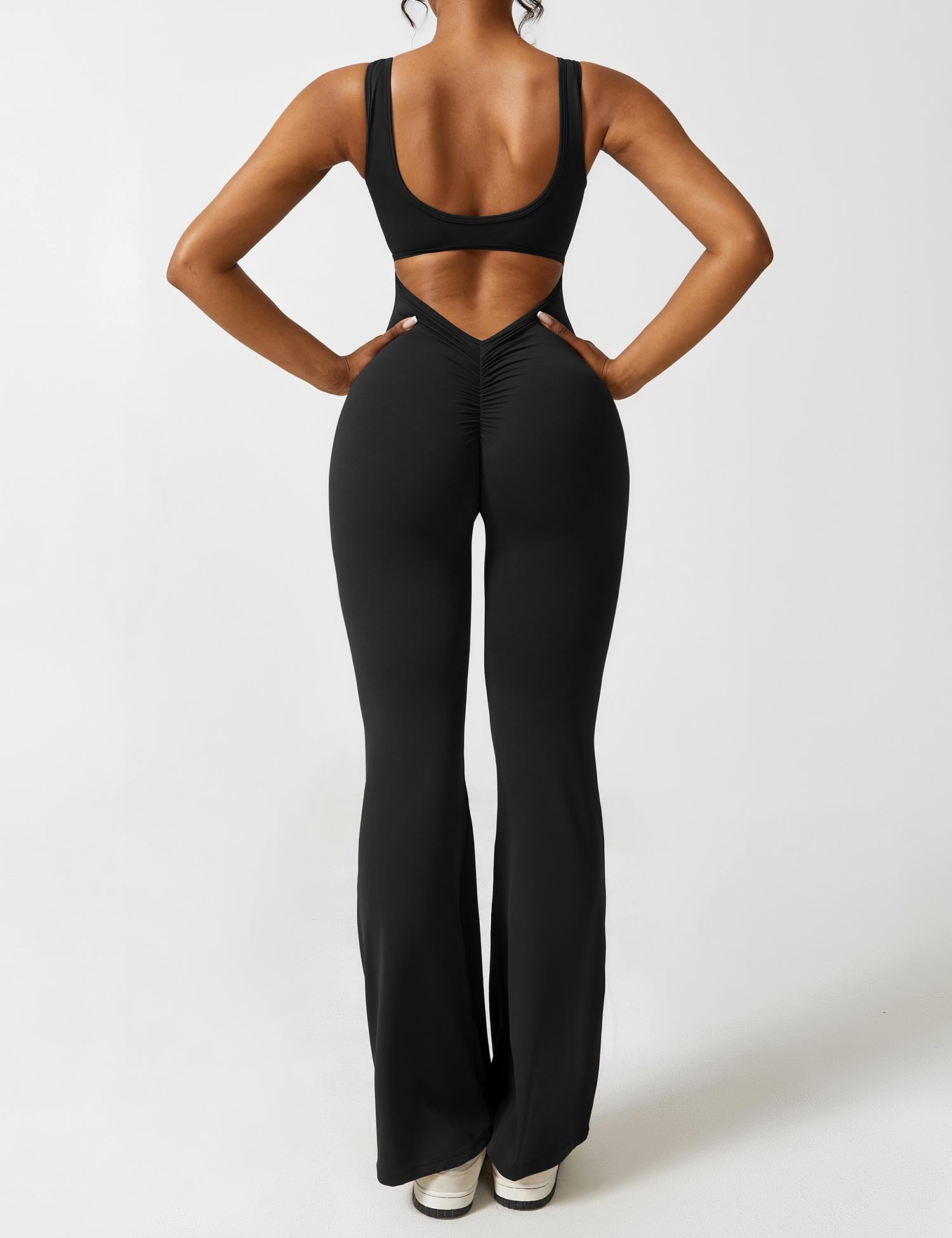 Valenzora | Neck jumpsuit with flared legs | Elegant and figure-hugging design