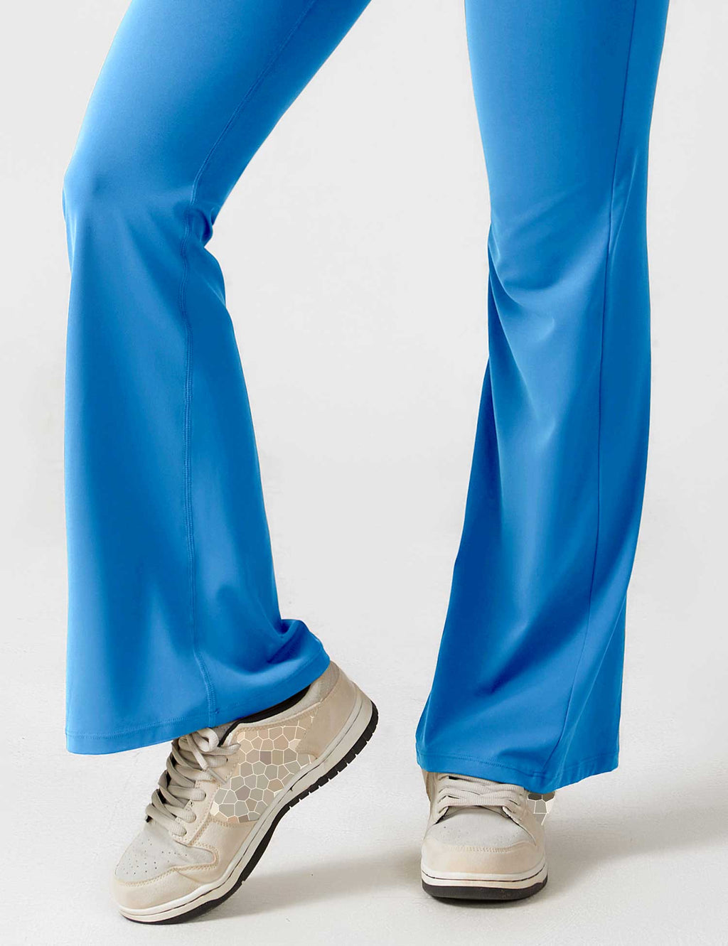 Valenzora | V-back flared jumpsuit