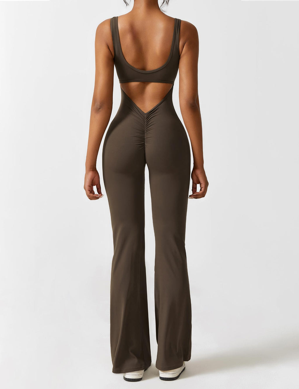 Valenzora | V-back flared jumpsuit