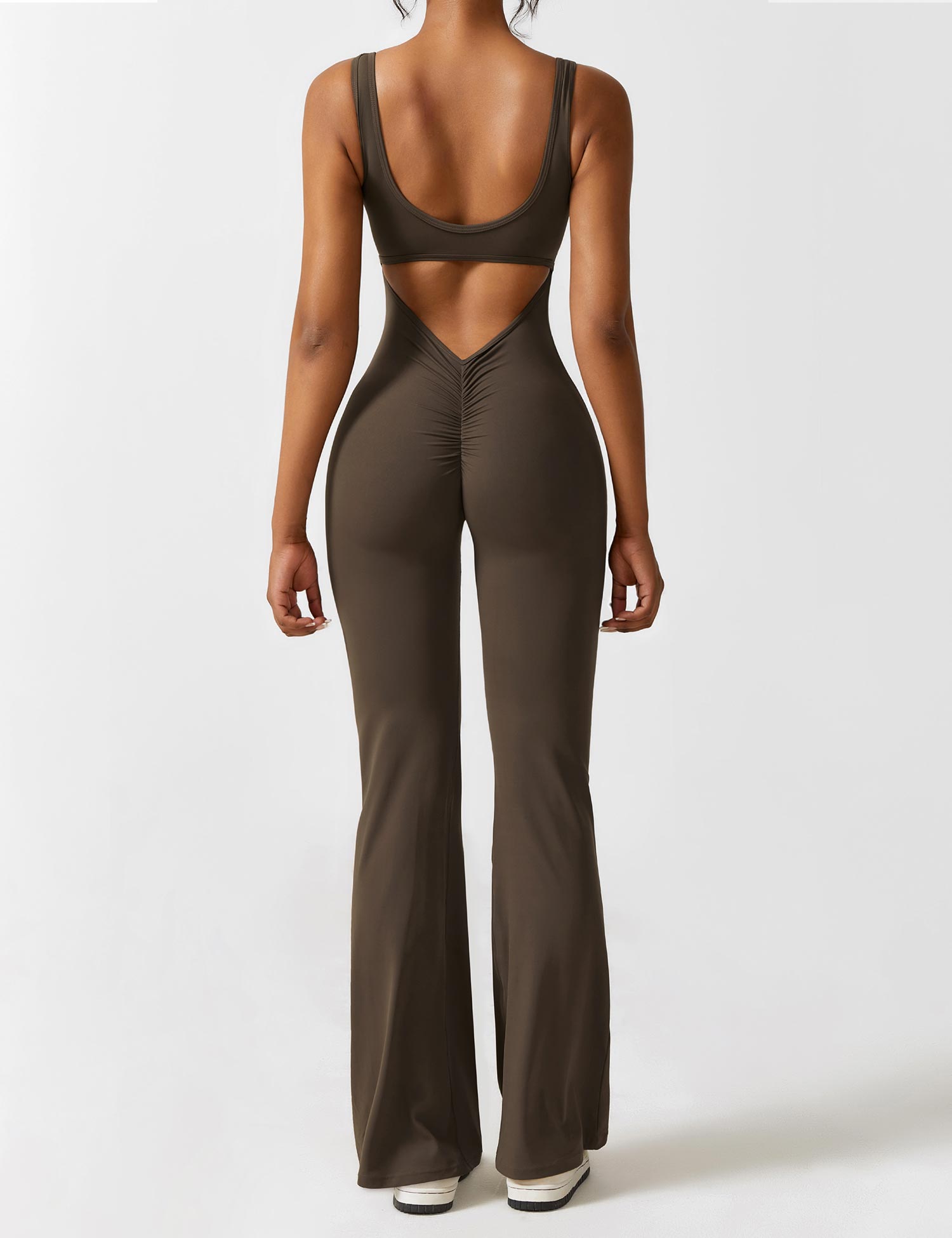 Valenzora | V-back flared jumpsuit