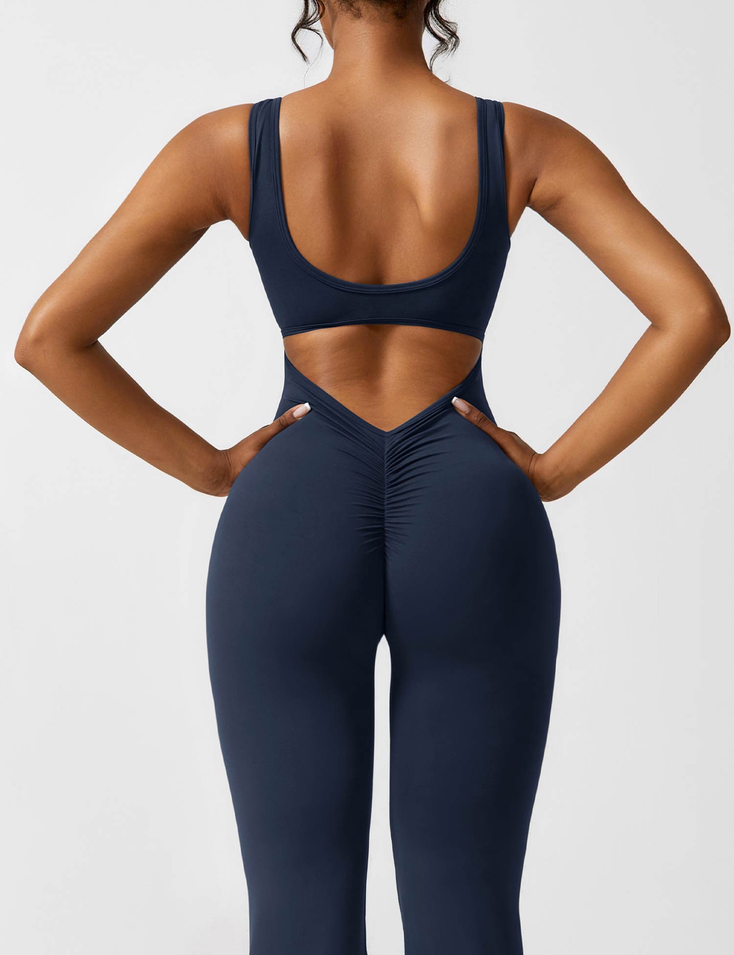 Valenzora | Neck jumpsuit with flared legs | Elegant and figure-hugging design