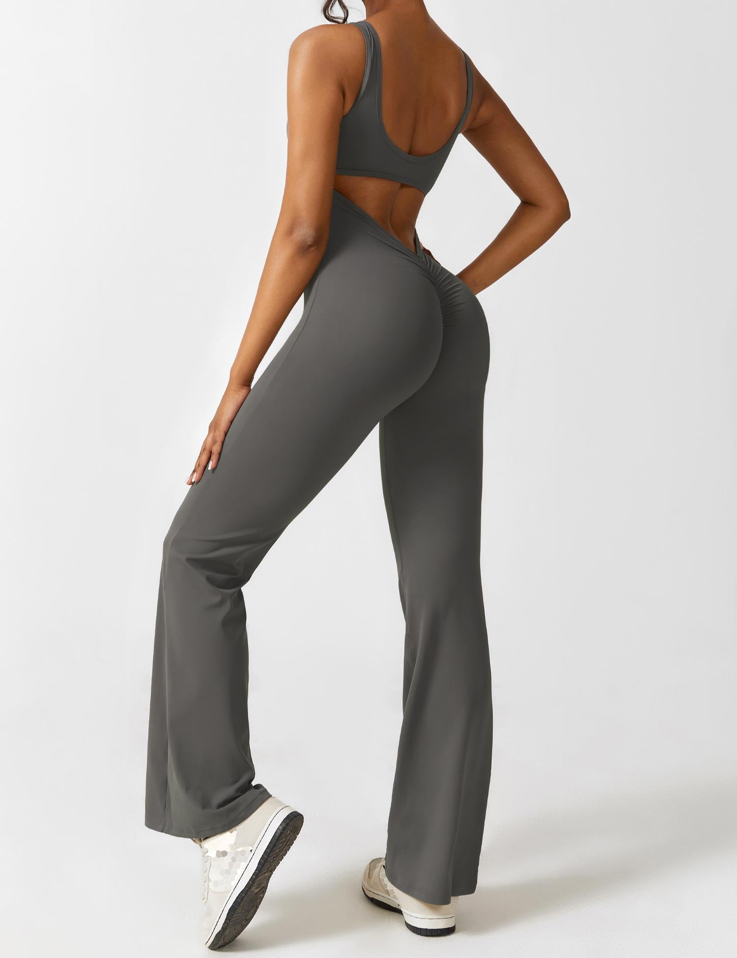 Valenzora | Neck jumpsuit with flared legs | Elegant and figure-hugging design