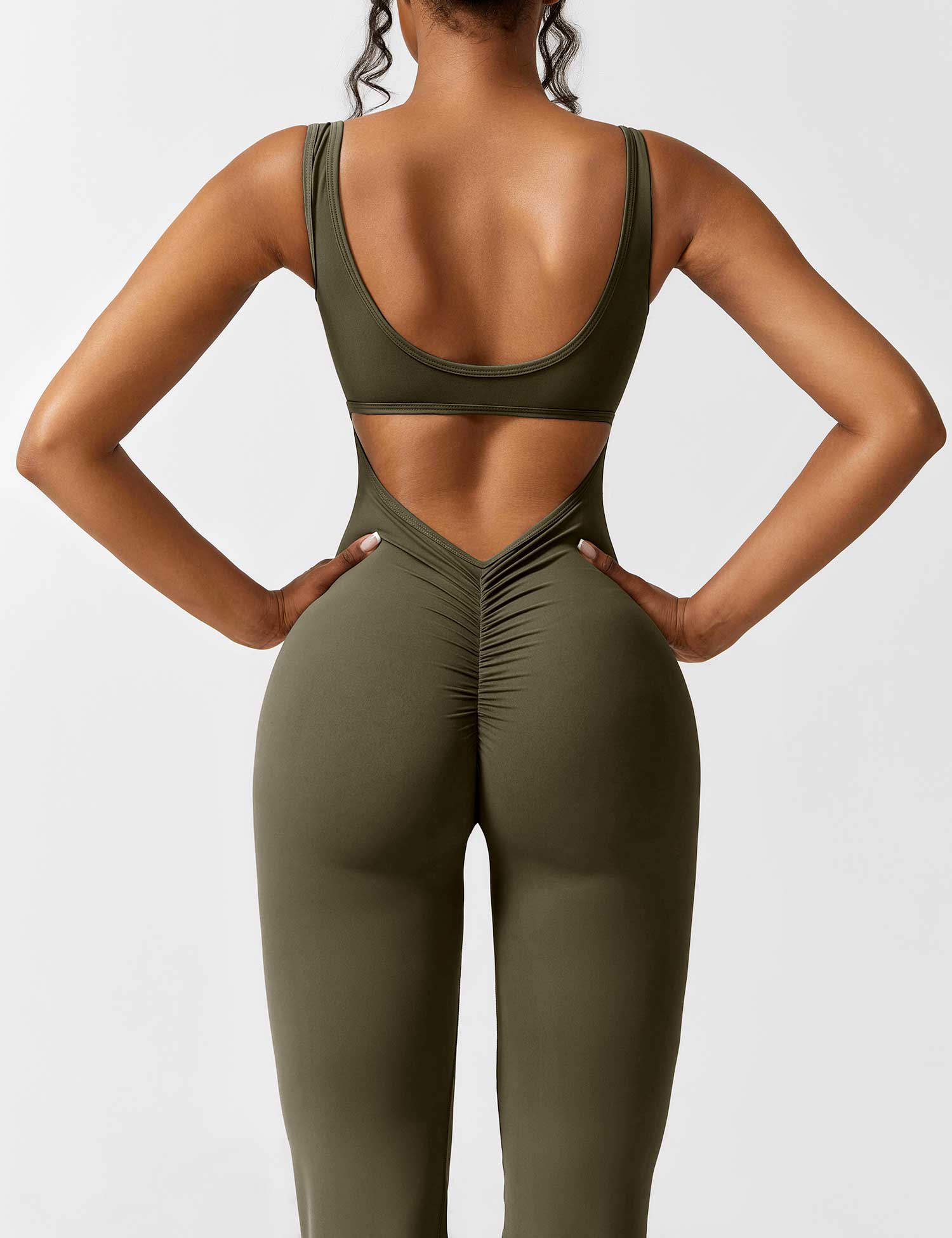 Valenzora | V-back flared jumpsuit