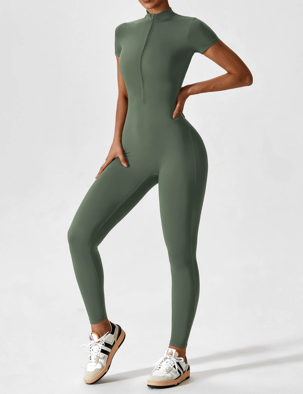 LenaFit – Short-sleeved zip-up jumpsuits