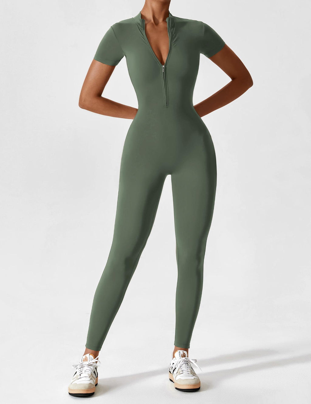 LenaFit – Short-sleeved zip-up jumpsuits