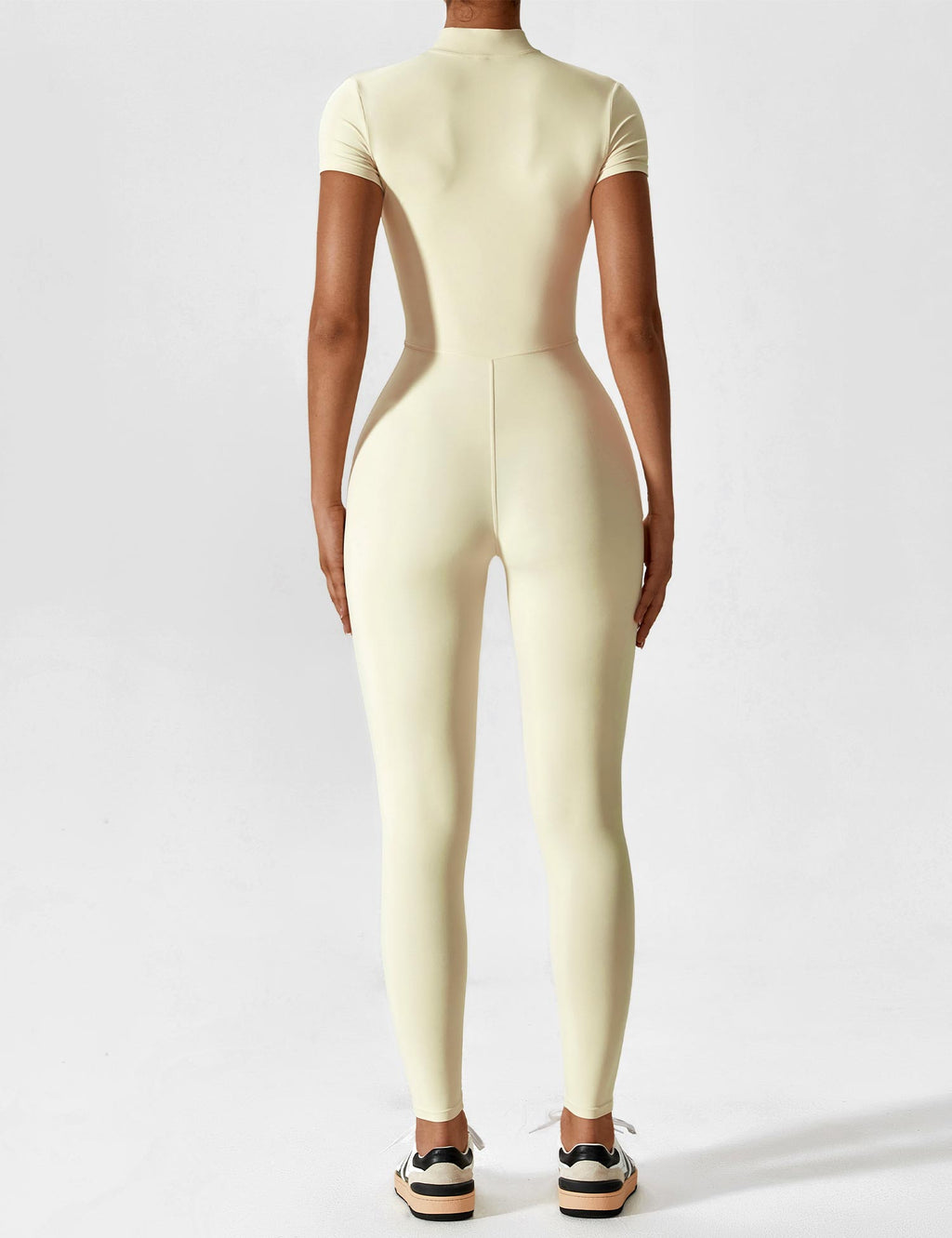 LenaFit – Short-sleeved zip-up jumpsuits