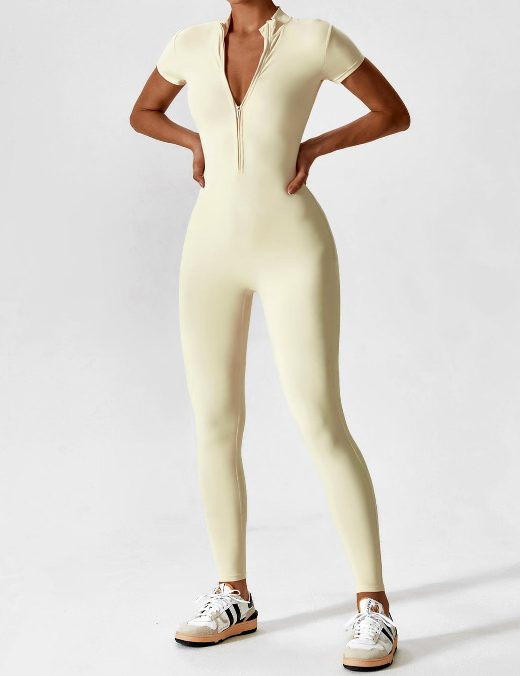 LenaFit – Short-sleeved zip-up jumpsuits