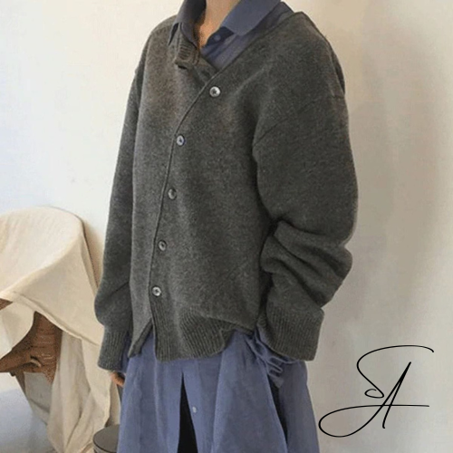Valenzora | Wrap cardigan with stylish button details